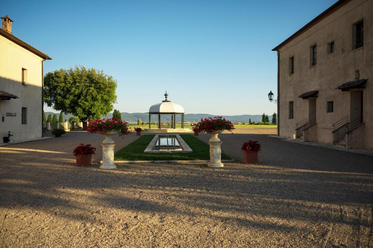 La Bagnaia Golf Resort Bagian luar foto