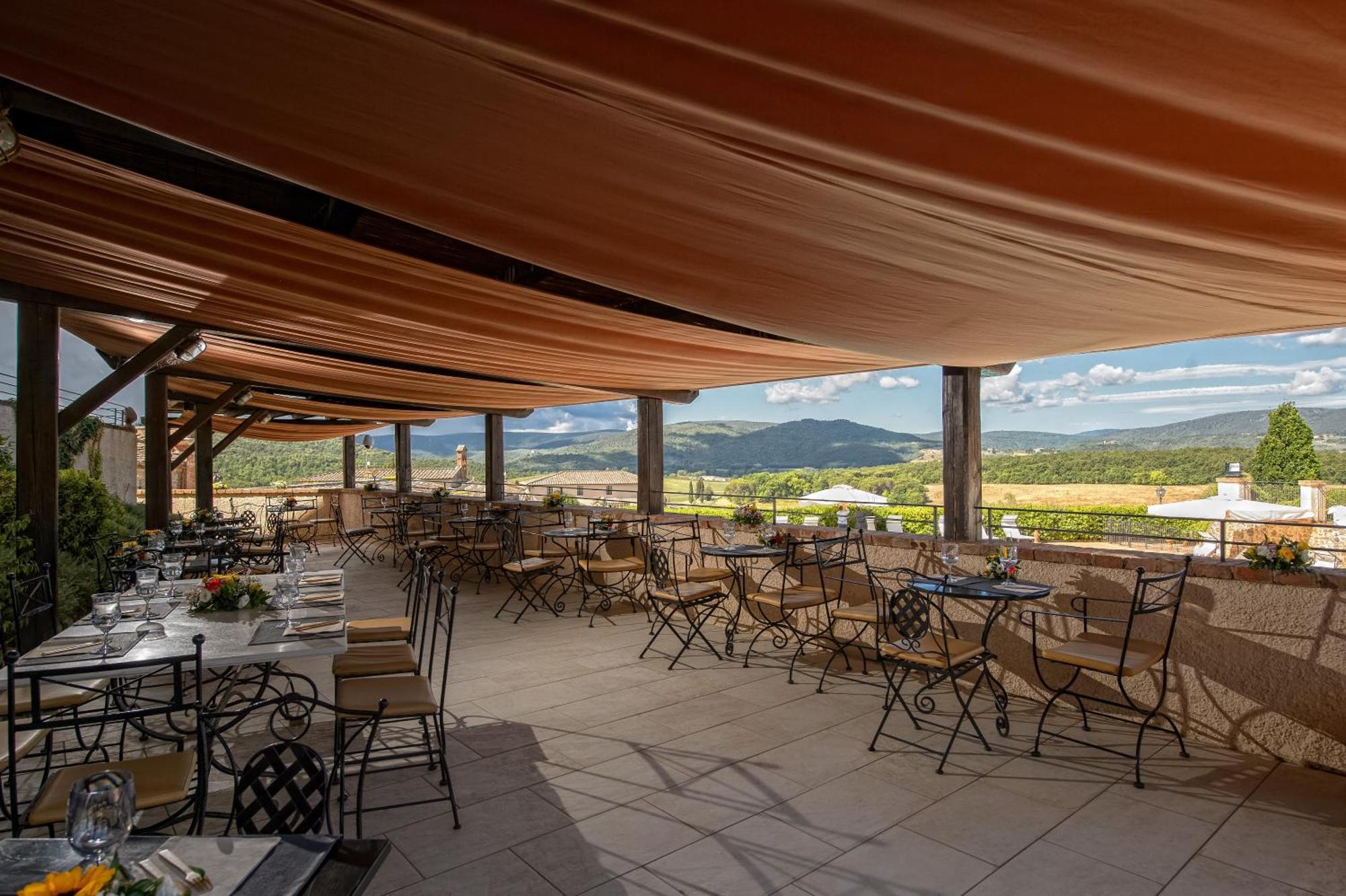 La Bagnaia Golf Resort Bagian luar foto
