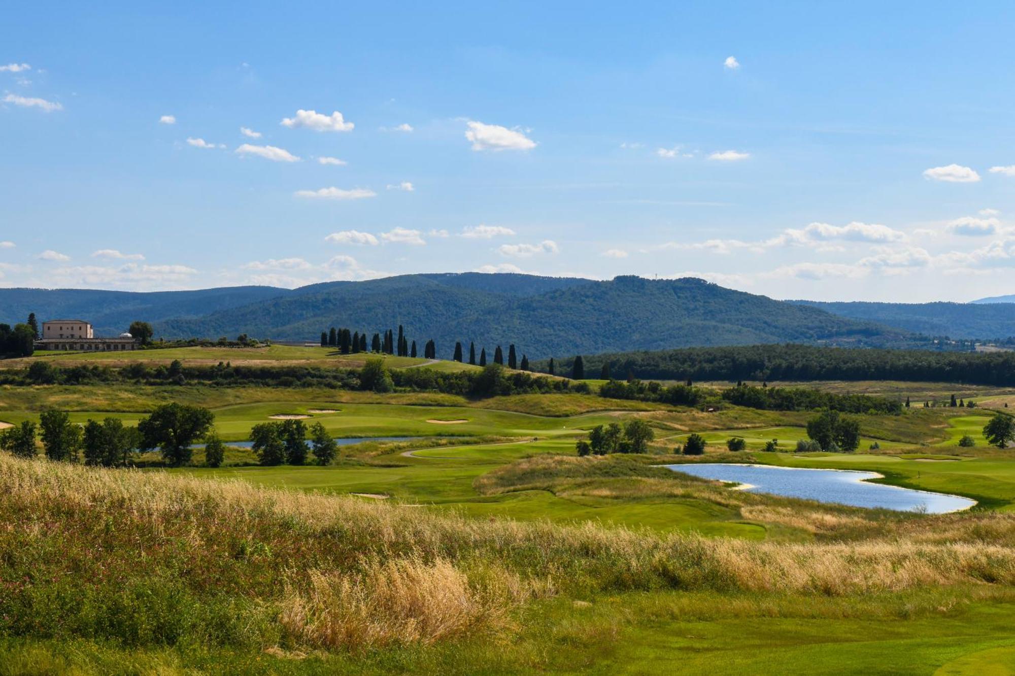 La Bagnaia Golf Resort Bagian luar foto