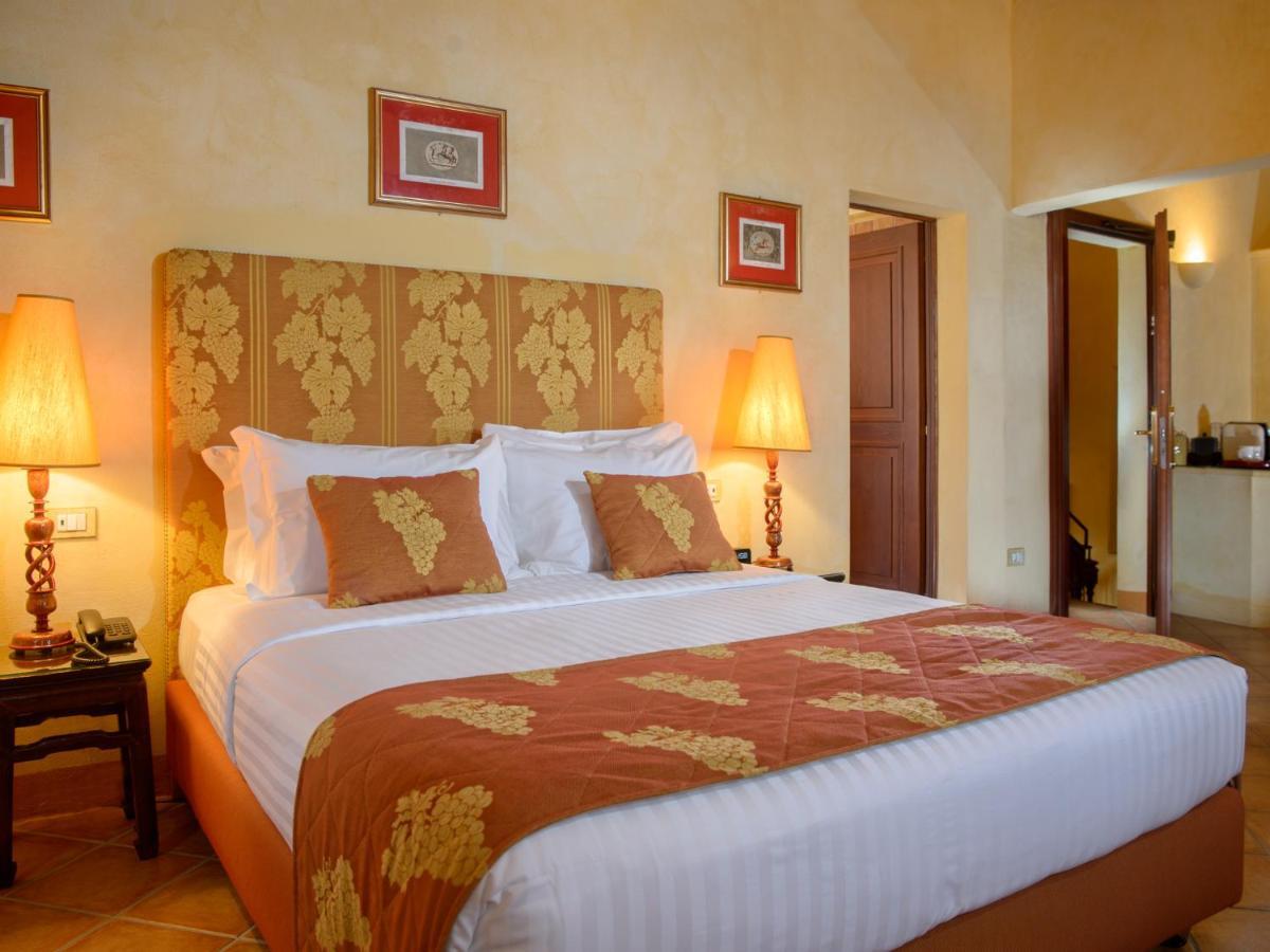 La Bagnaia Golf Resort Bagian luar foto