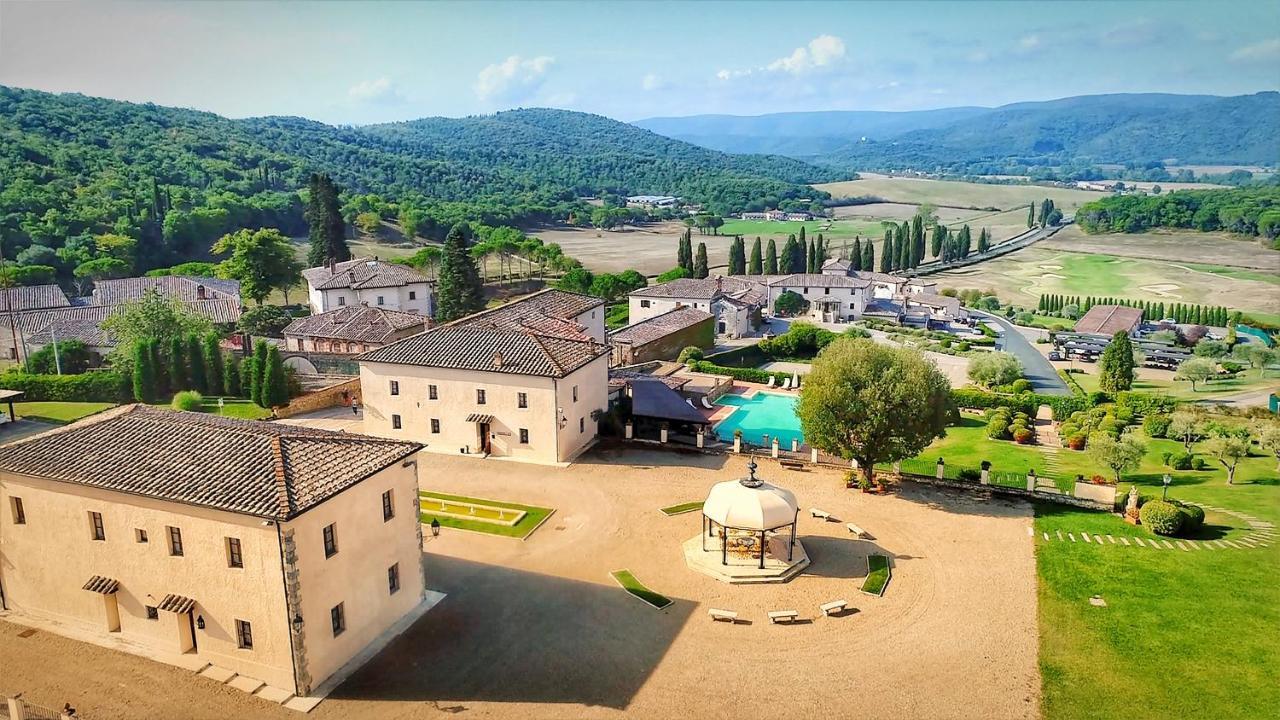 La Bagnaia Golf Resort Bagian luar foto
